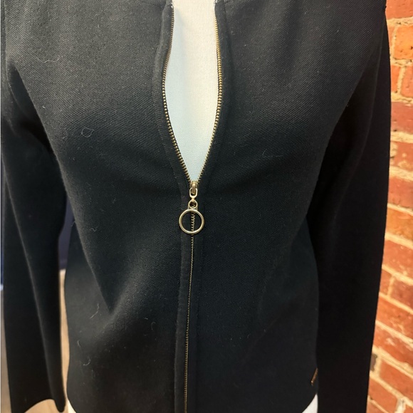 Black sweater/jacket. - Picture 6 of 7